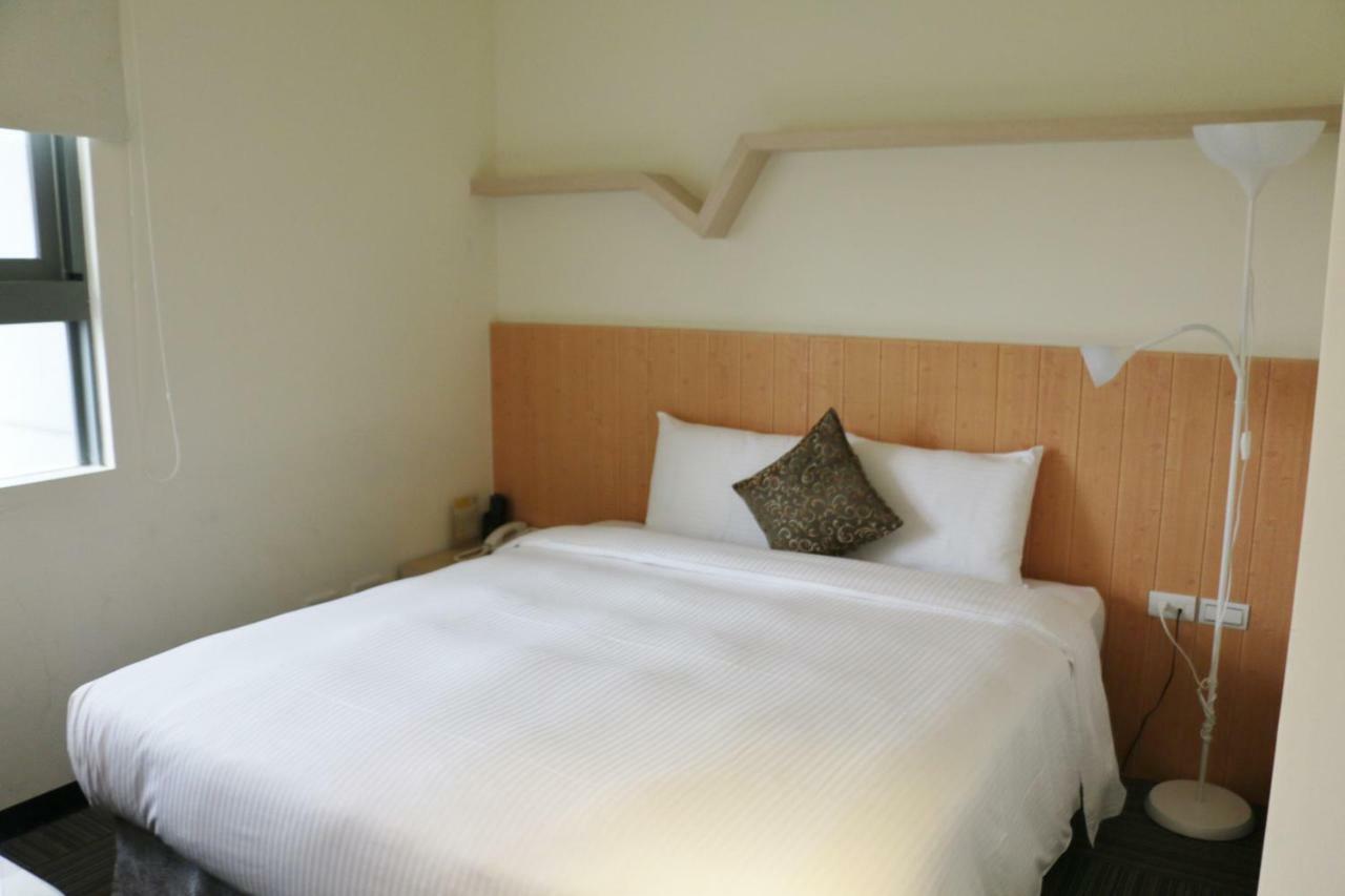 Merryday Hotel Banqiao Тайбэй Экстерьер фото